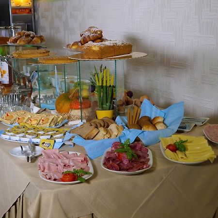 Hotel La Ginestra Форио Экстерьер фото