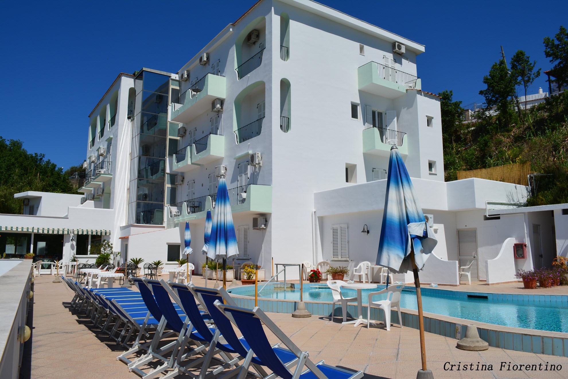 Hotel La Ginestra Форио Экстерьер фото