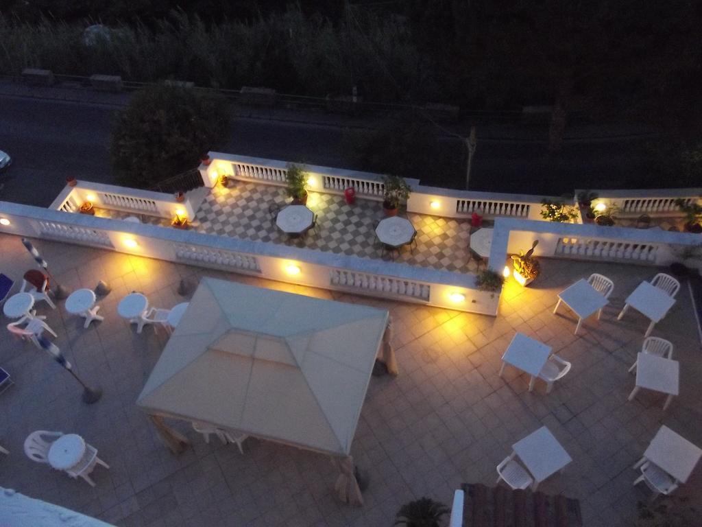 Hotel La Ginestra Форио Экстерьер фото