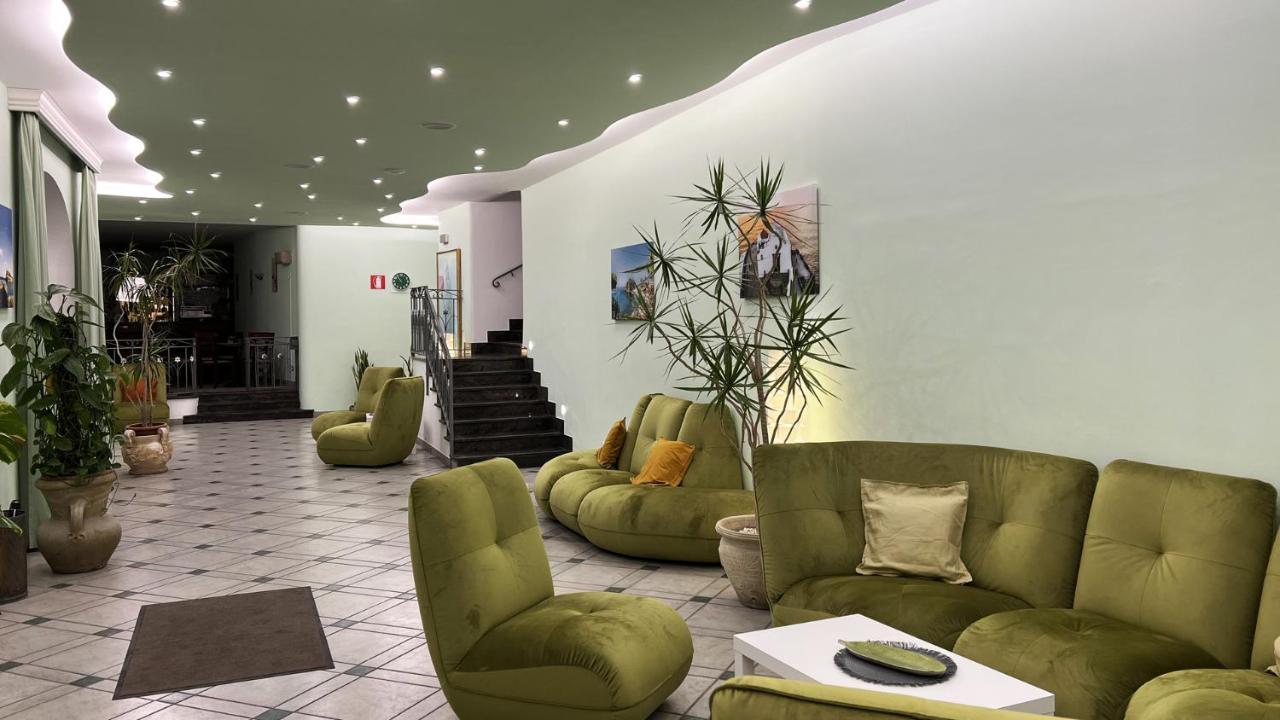 Hotel La Ginestra Форио Экстерьер фото