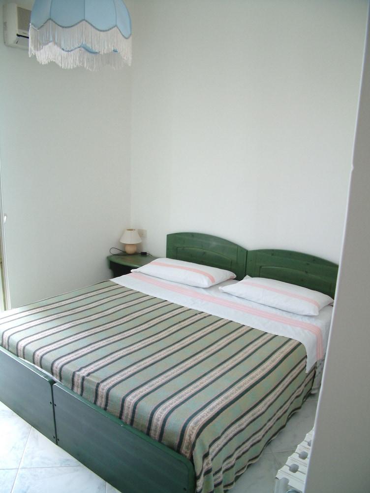 Hotel La Ginestra Форио Экстерьер фото