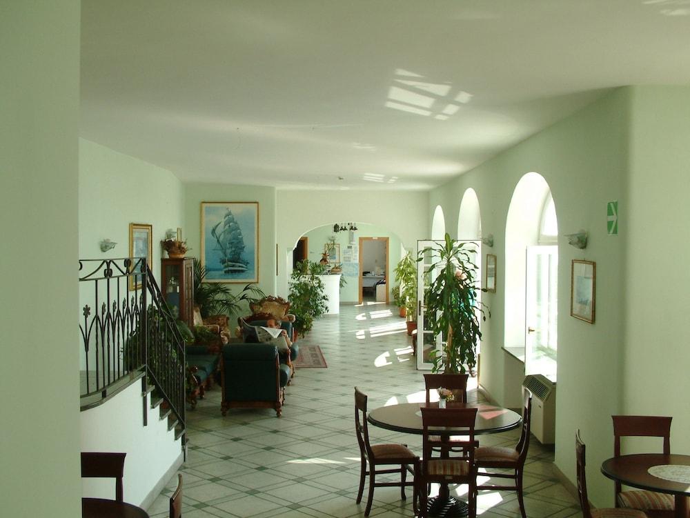 Hotel La Ginestra Форио Экстерьер фото