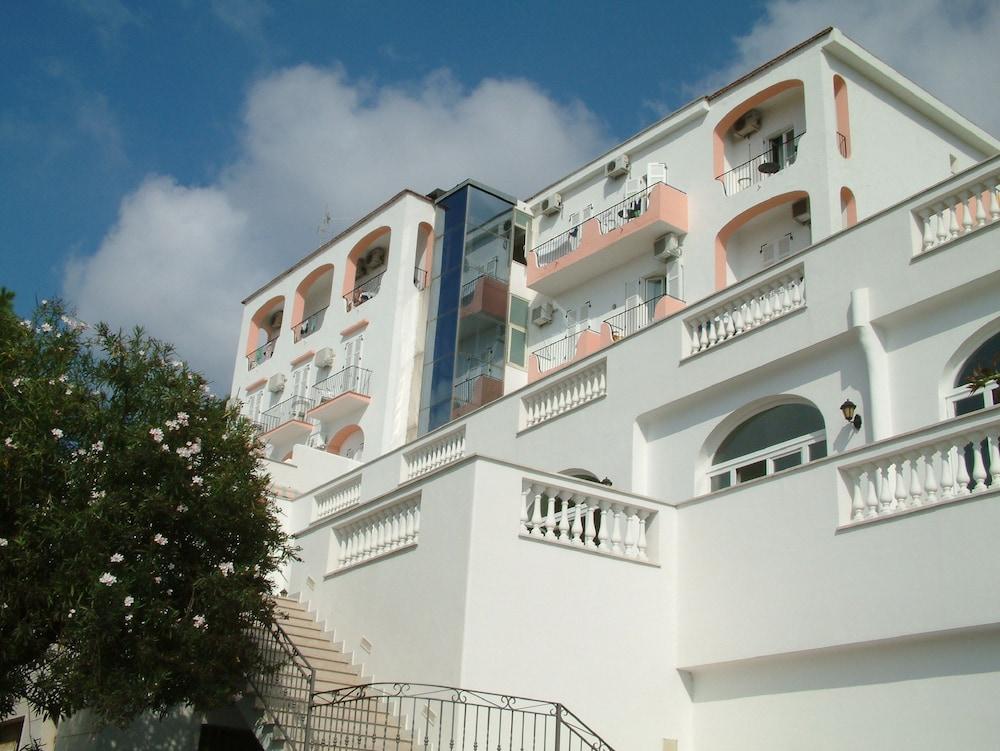 Hotel La Ginestra Форио Экстерьер фото