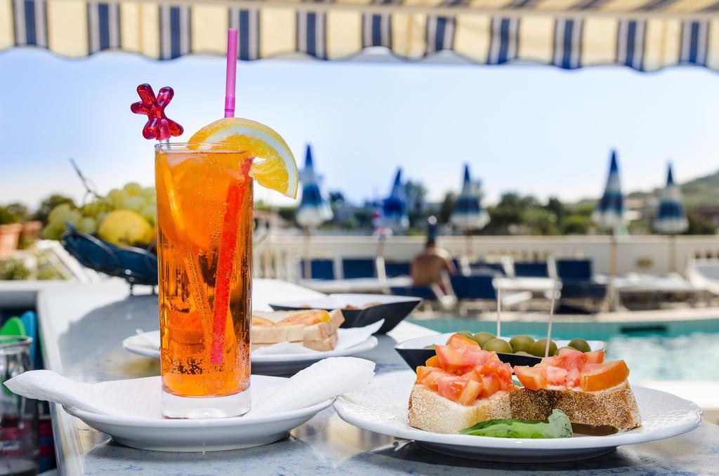 Hotel La Ginestra Форио Экстерьер фото